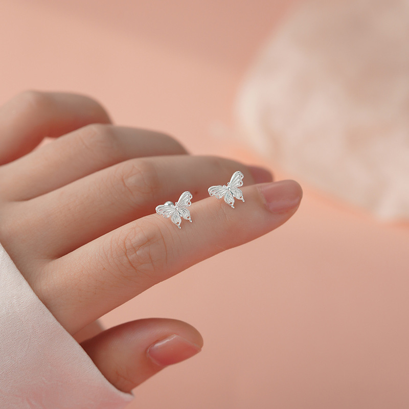 Sterling silver butterfly stud earrings, new style, versatile and elegant, perfect for everyday wear and commuting.